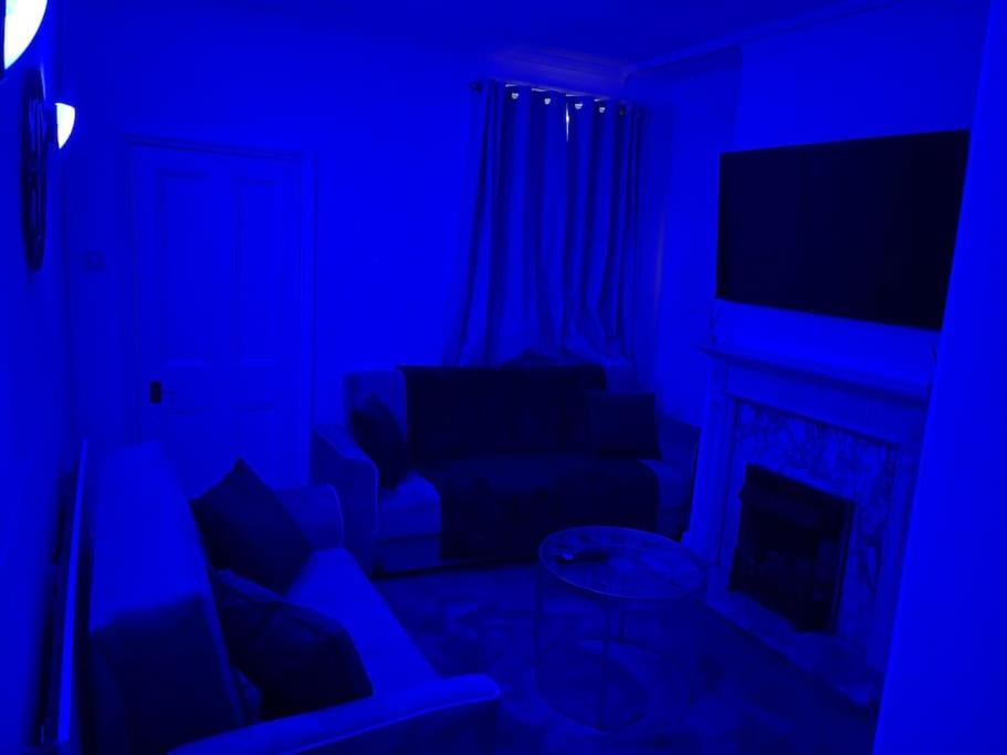 3 Bedrooms Comfortable Home With Jacuzzi Hot Tub Sleeps 10 Leicester Exterior foto